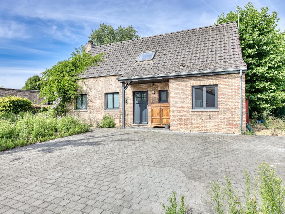 MAGNIFIQUE MAISON 