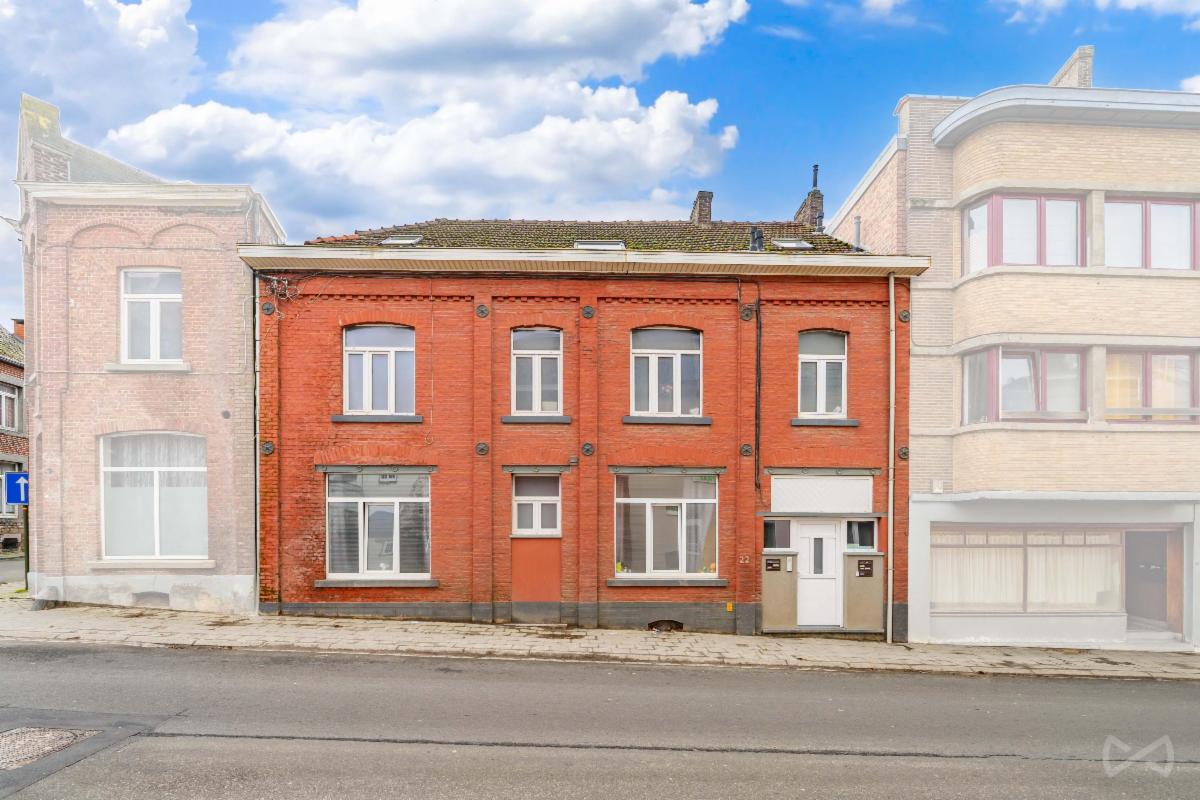 APPARTEMENT 2 CHAMBRES, CAVE ET PETIT JARDIN