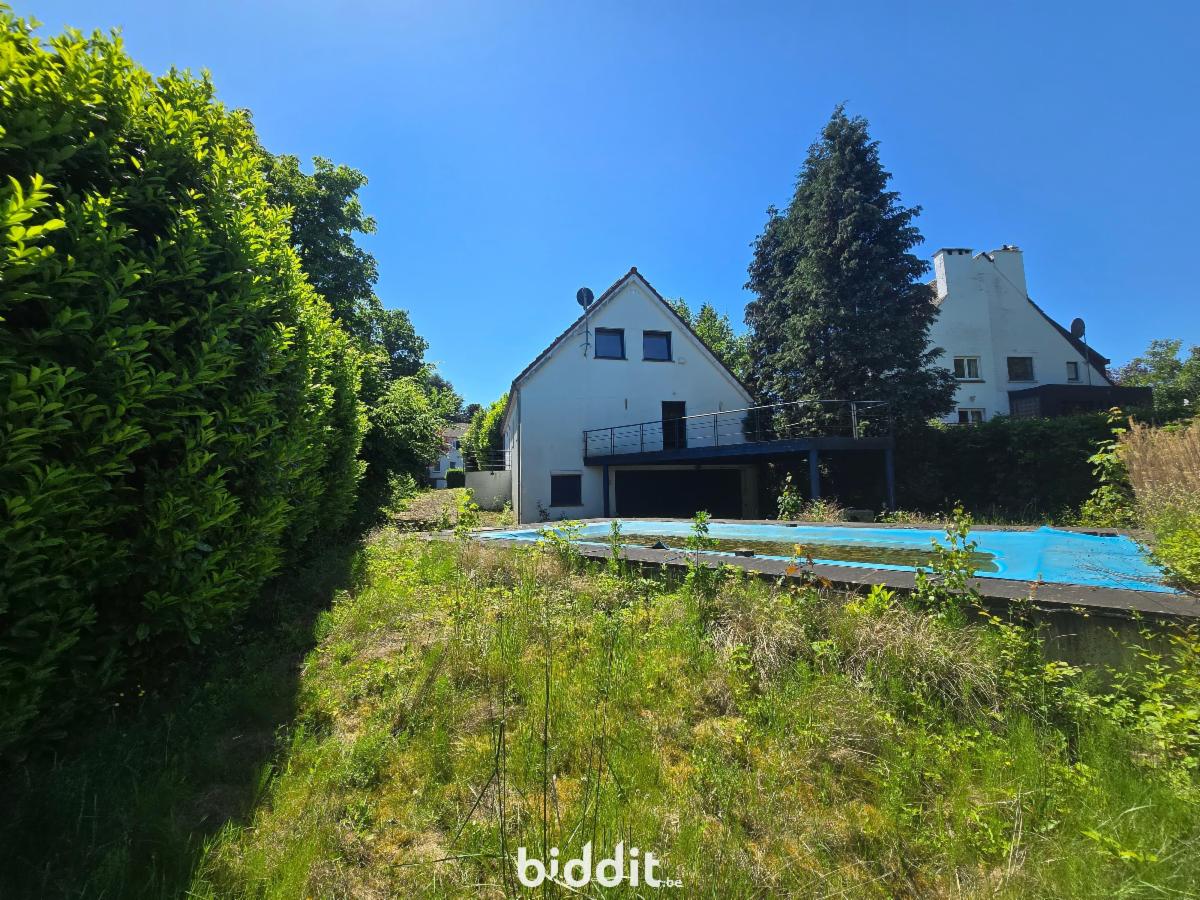 Villa dans un cadre verdoyant et très recherché